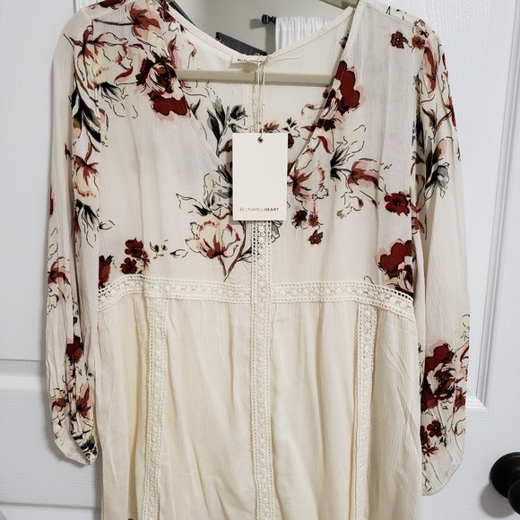 Top - Picture 2 of 2